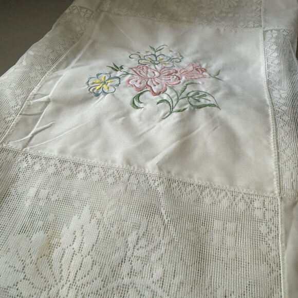Vintage Tablecloth Hand Embroidery Lace Square Pattern White Floral 88x65” - Picture 7 of 16